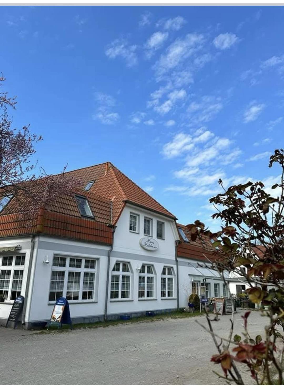 Pension & Restaurant Haus Hiddensee Kloster Kültér fotó