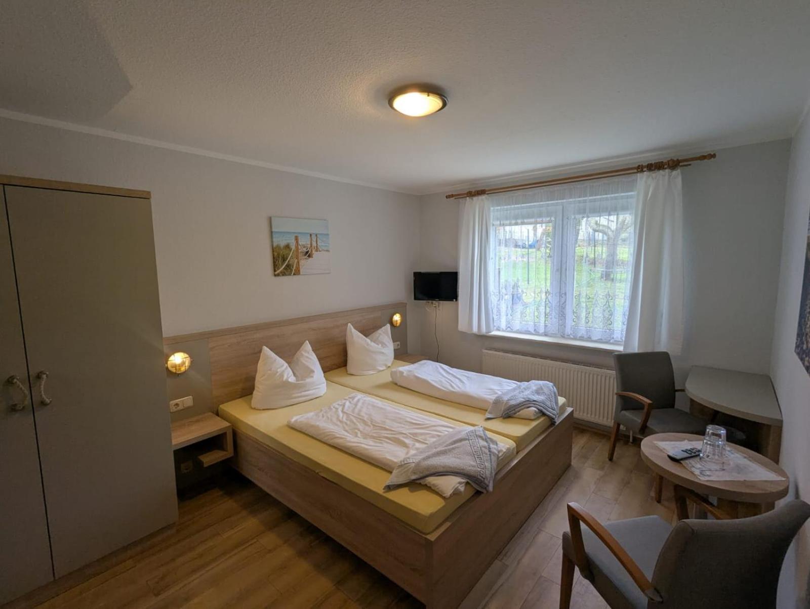 Pension & Restaurant Haus Hiddensee Kloster Kültér fotó