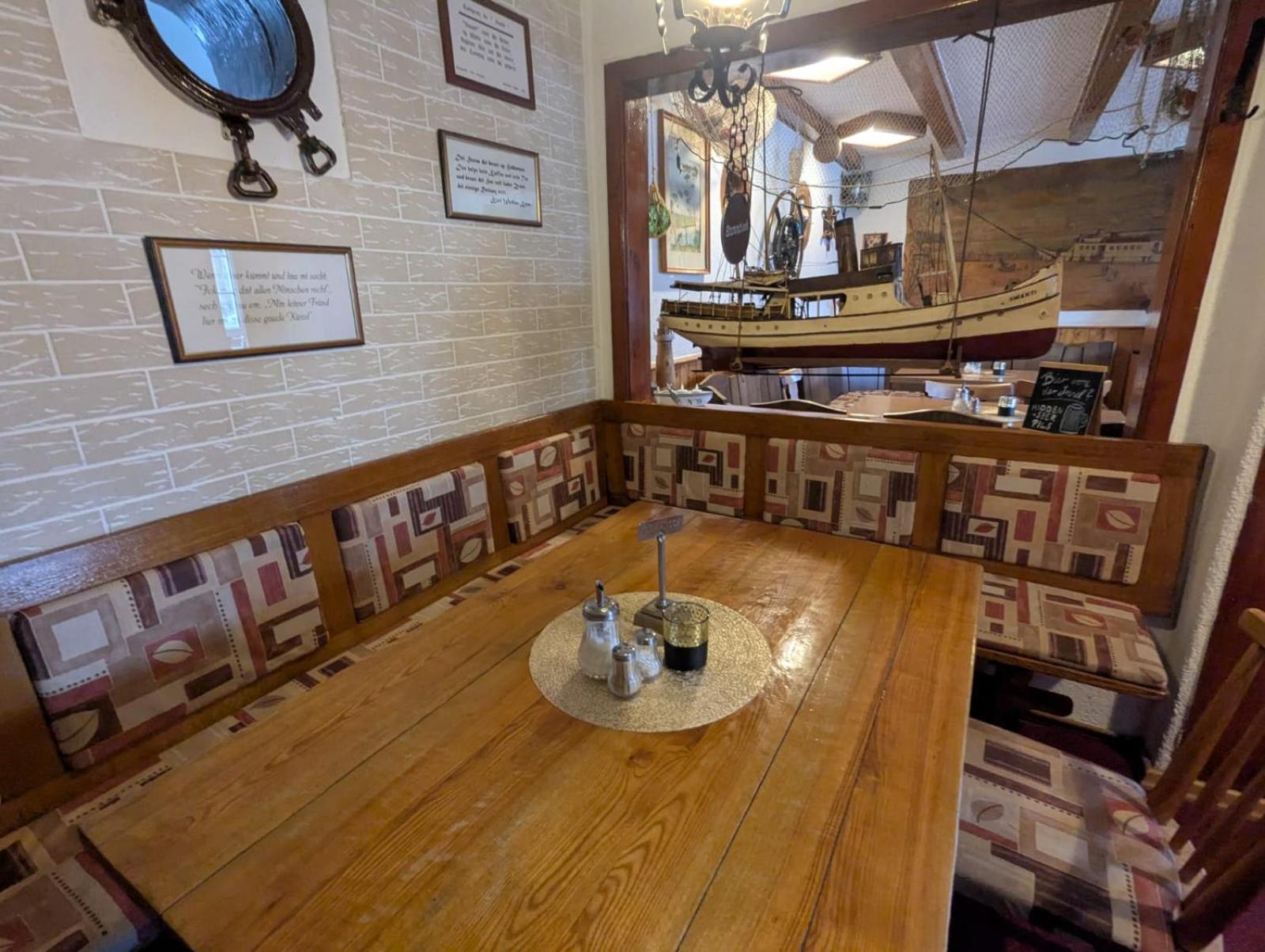 Pension & Restaurant Haus Hiddensee Kloster Kültér fotó